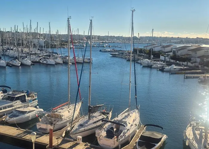 Le Matago A36, Superbe T2 Avec Vue Sur Le Port, Parking, Piscine, Clim Apartamento Agde